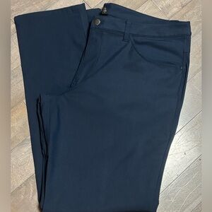 Lululemon Commission Pant Men’s 38 Navy Classic Fit 5-Pocket Warpstreme LN